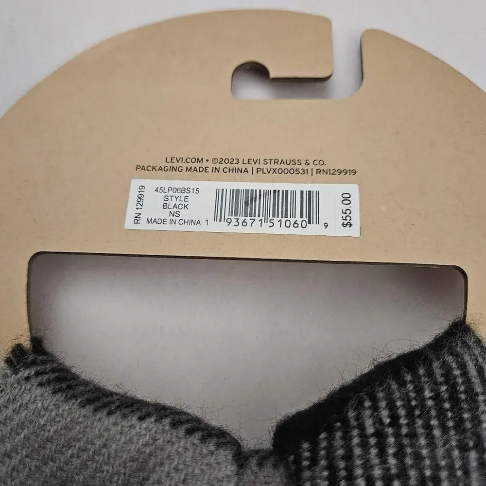 Levi's Beanie and Scarf Outdoor Black Gray Gift Set